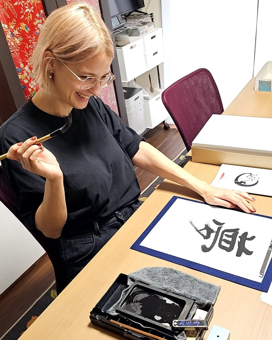 Takayama：Night Calligraphy Experience in a Temple