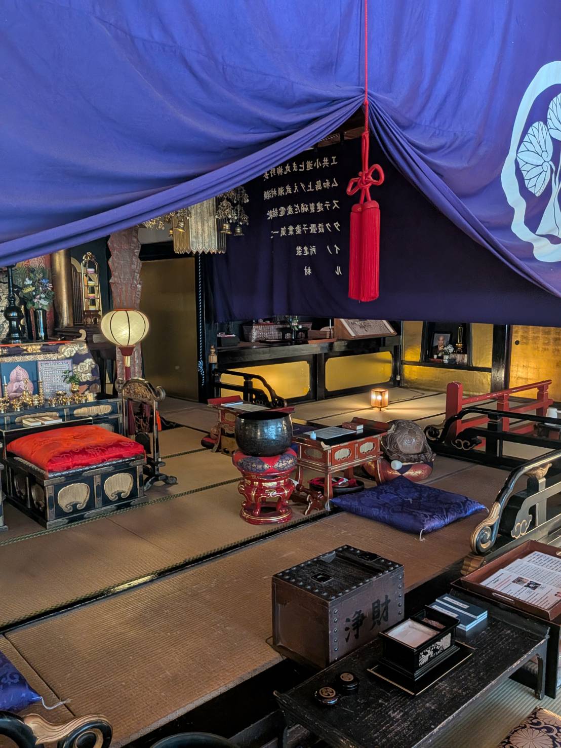 Takayama：Night Calligraphy Experience in a Temple