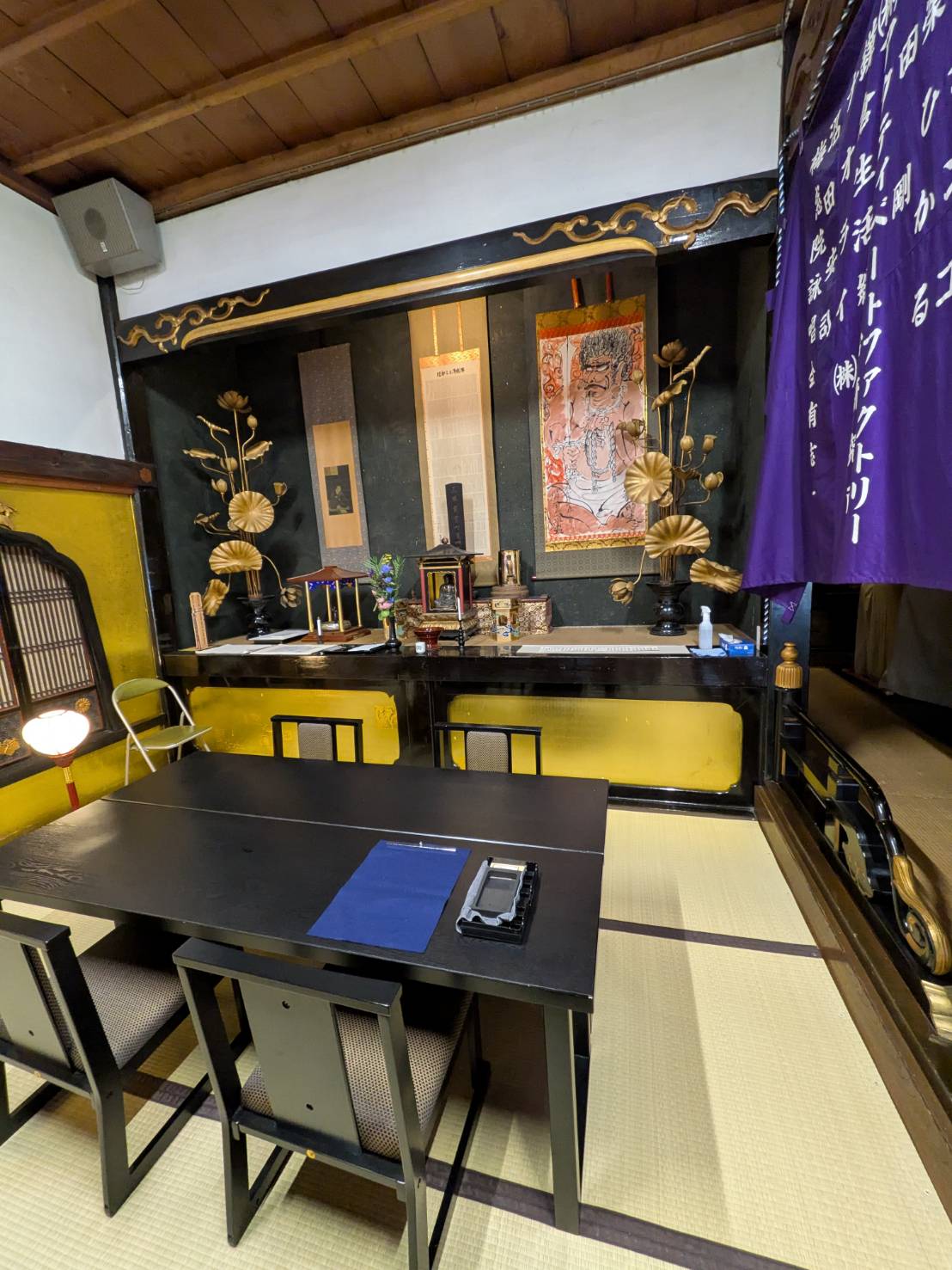 Takayama：Night Calligraphy Experience in a Temple
